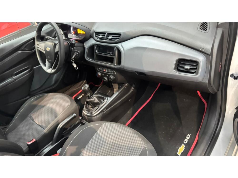 Chevrolet Onix Hatch