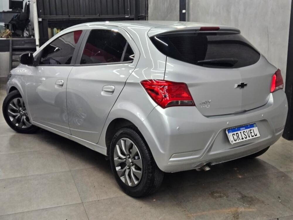 Chevrolet Onix Hatch