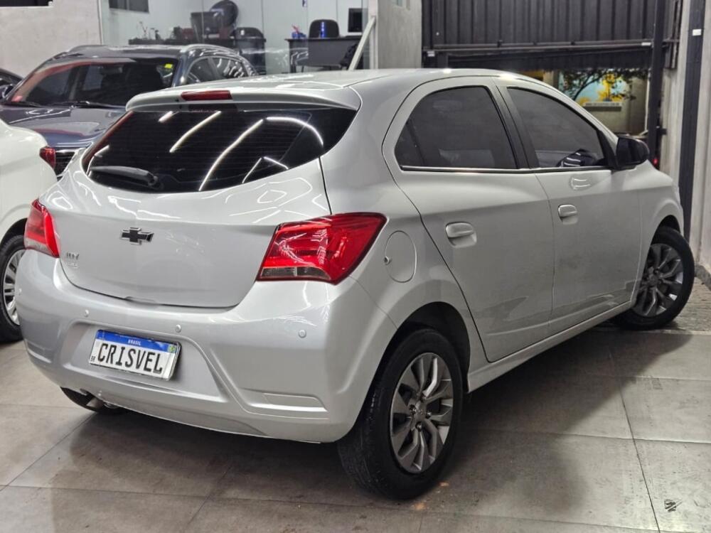 Chevrolet Onix Hatch