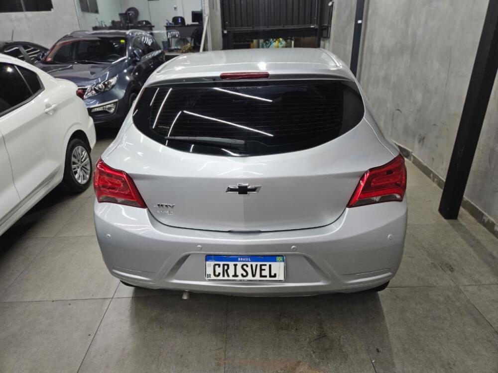 Chevrolet Onix Hatch