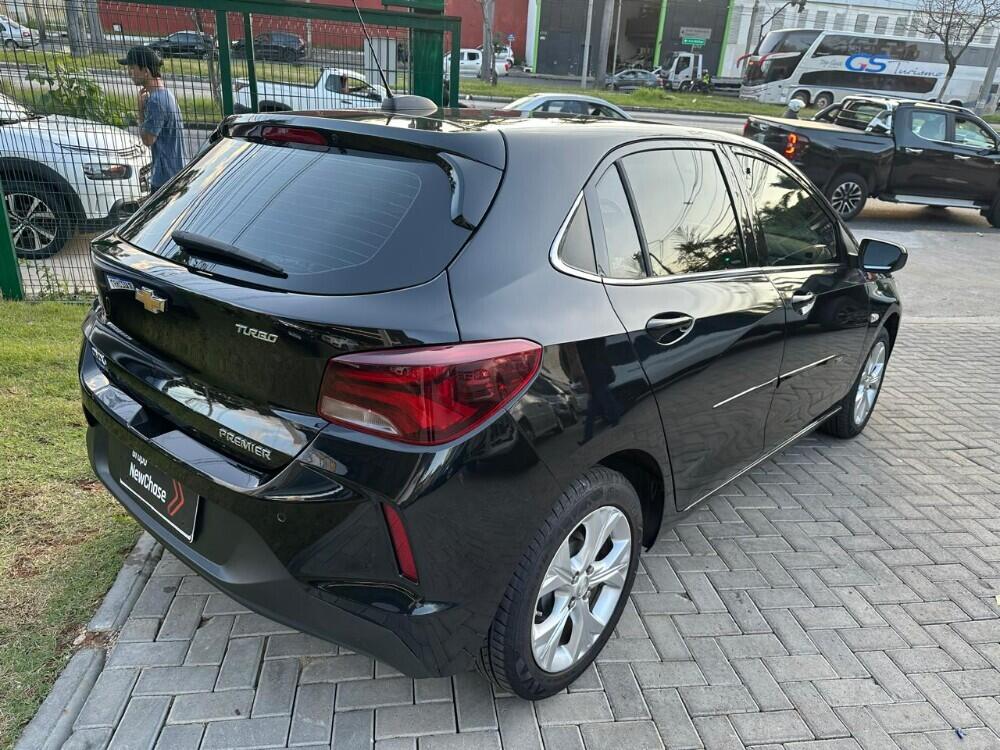 Chevrolet Onix Hatch