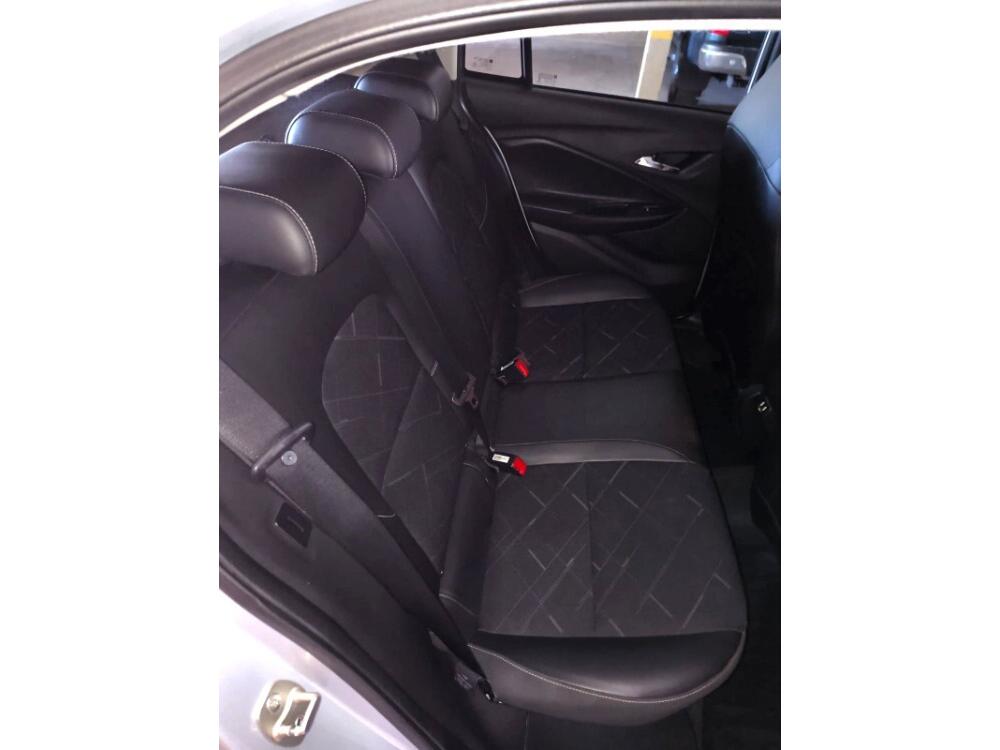 Chevrolet Onix Hatch
