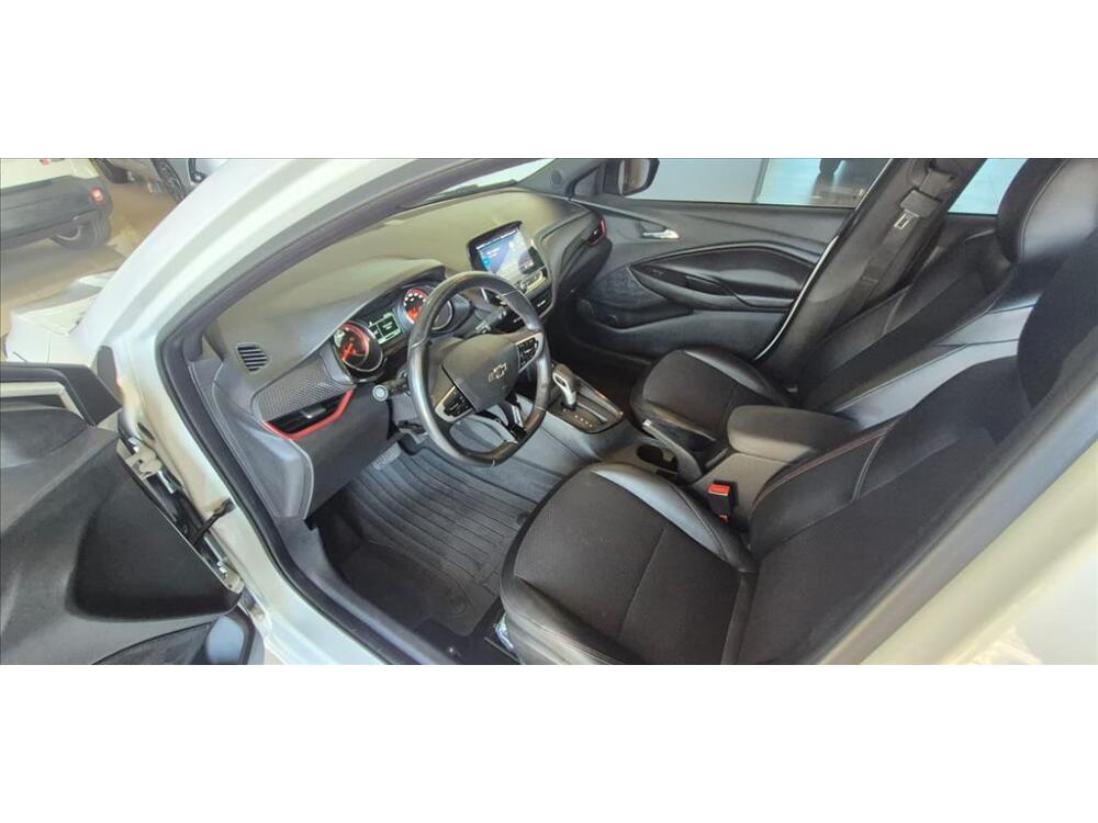Chevrolet Onix Hatch