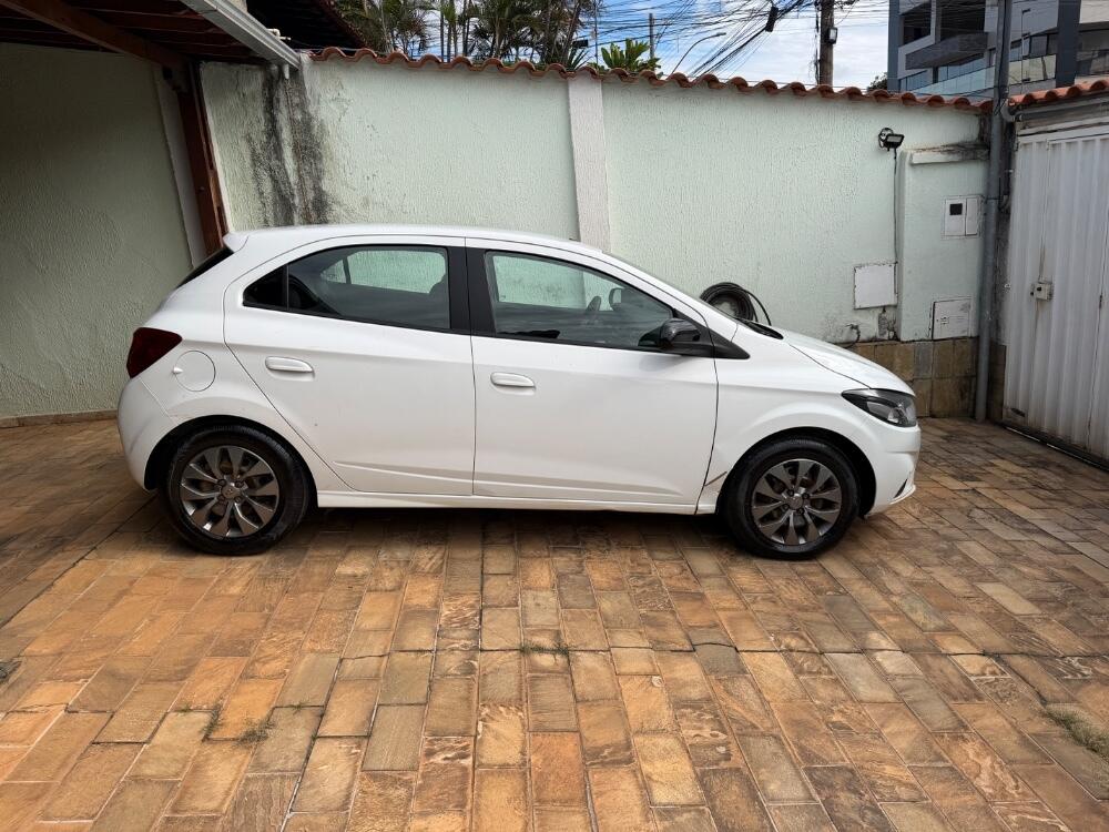 Chevrolet Onix Hatch
