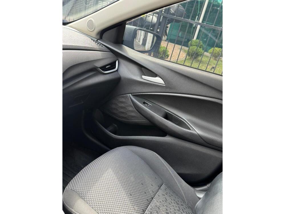 Chevrolet Onix Hatch