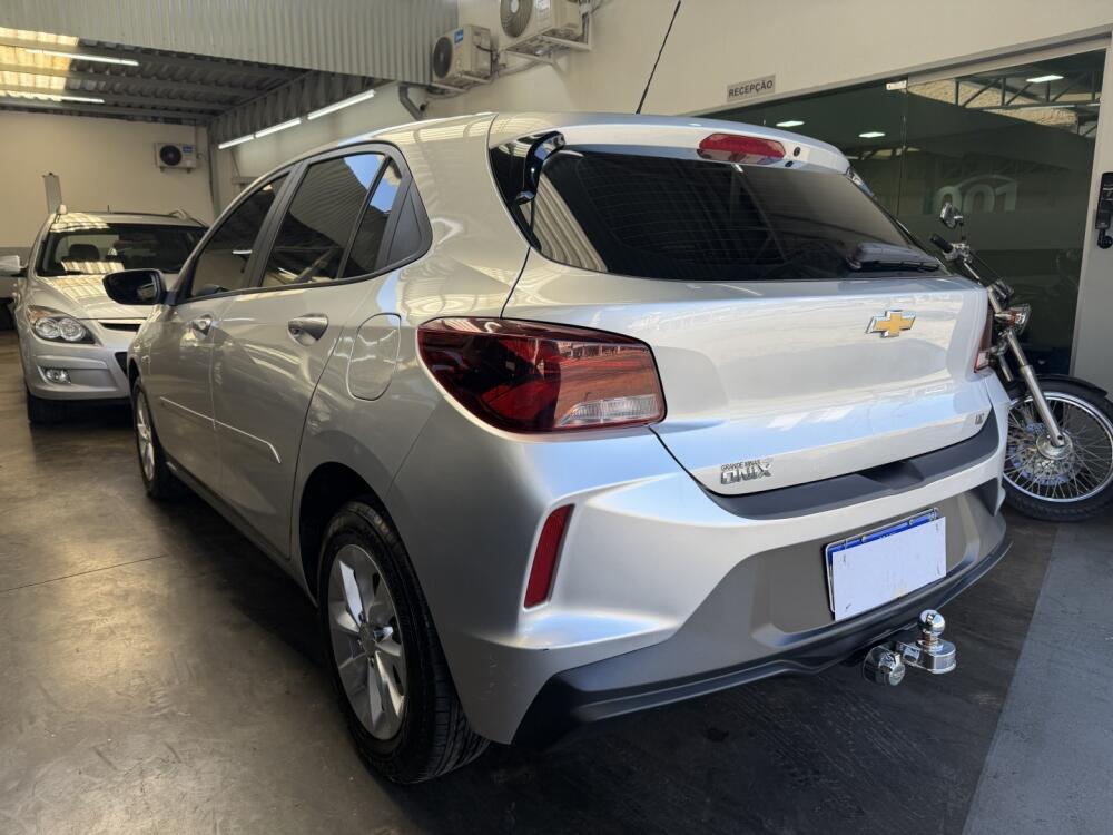 Chevrolet Onix Hatch
