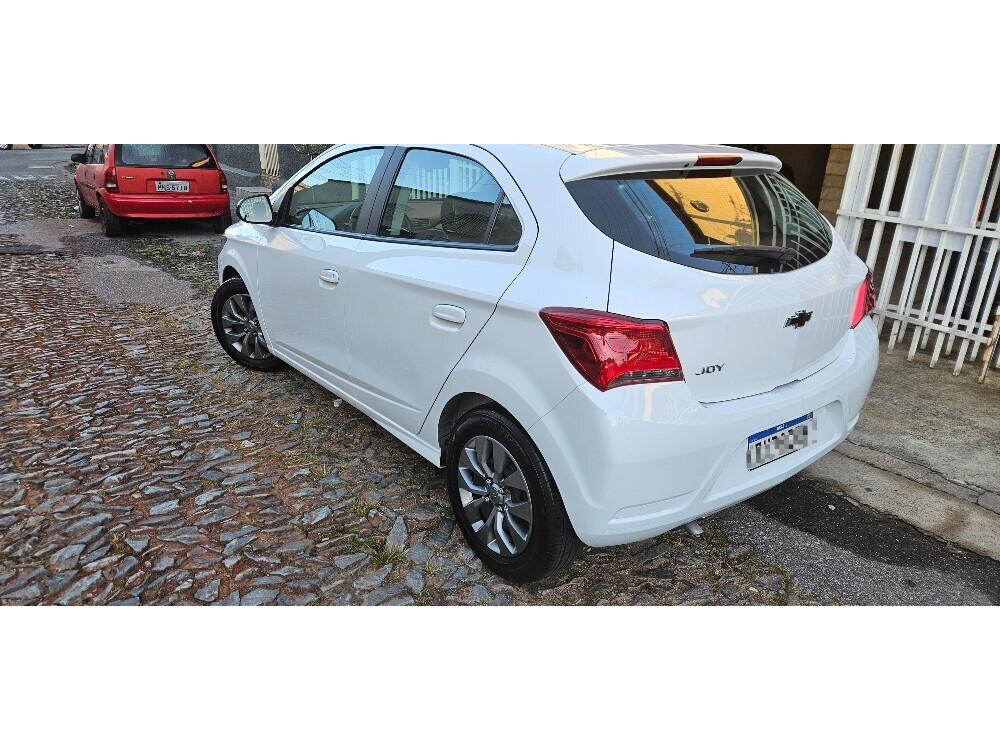 Chevrolet Onix Hatch