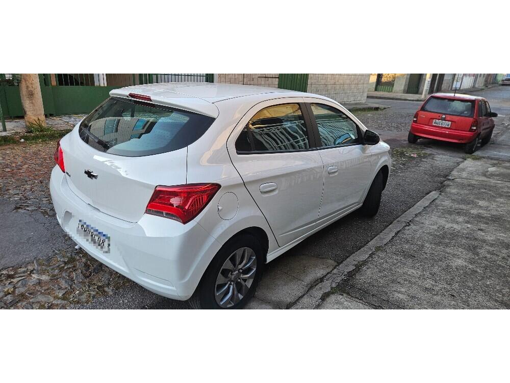 Chevrolet Onix Hatch
