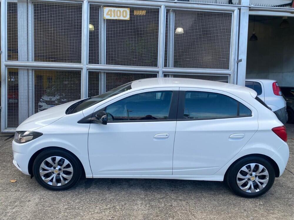 Chevrolet Onix Hatch