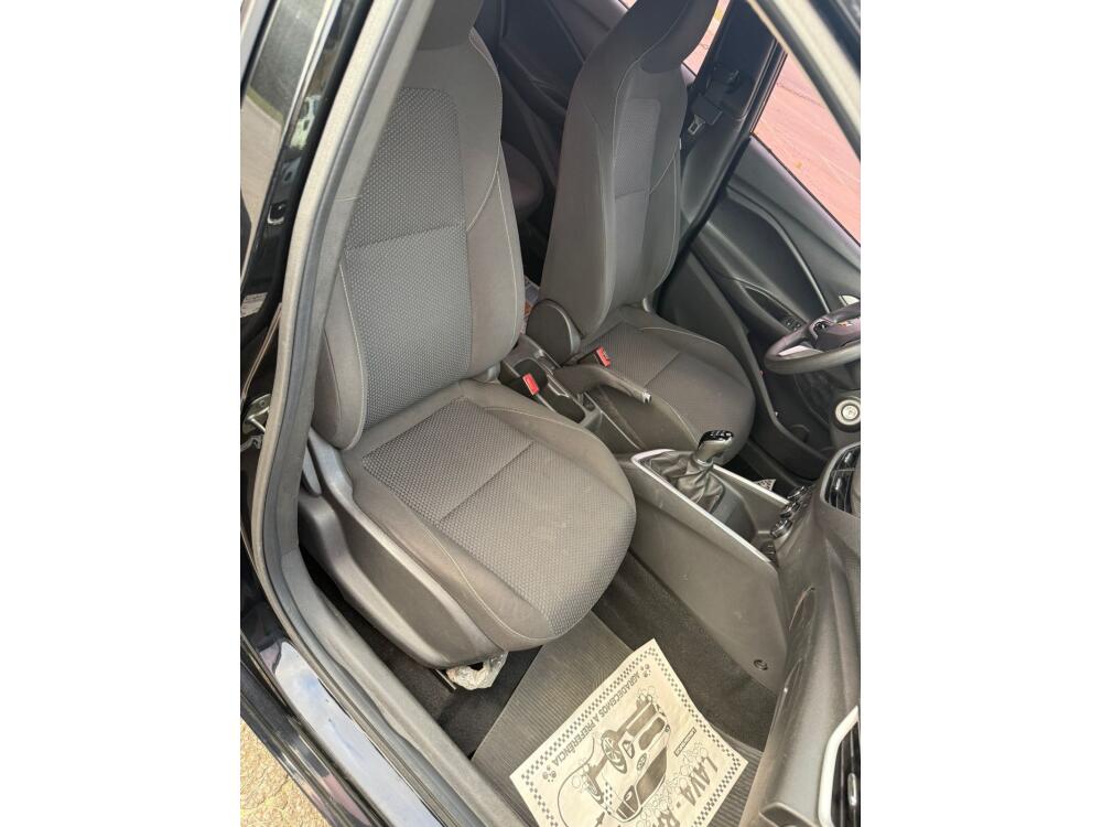 Chevrolet Onix Hatch