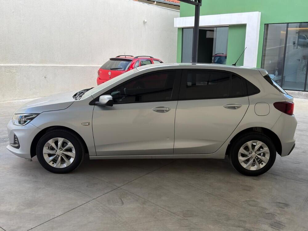 Chevrolet Onix Hatch