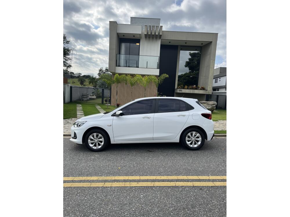 Chevrolet Onix Hatch