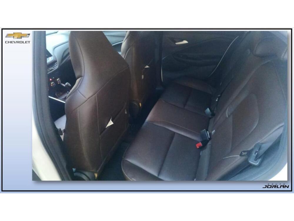 Chevrolet Onix Hatch