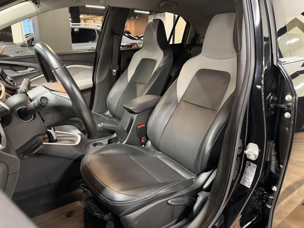 Chevrolet Onix Hatch