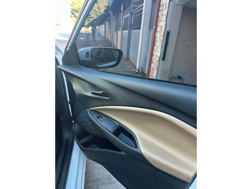 Chevrolet Onix Hatch