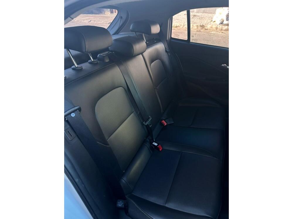 Chevrolet Onix Hatch