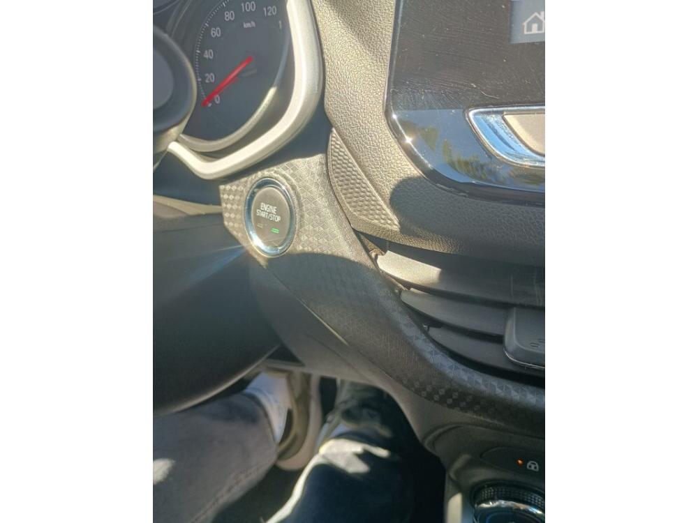 Chevrolet Onix Hatch