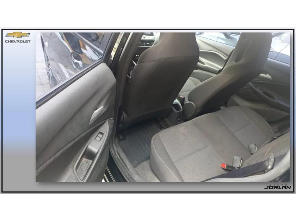Chevrolet Onix Hatch