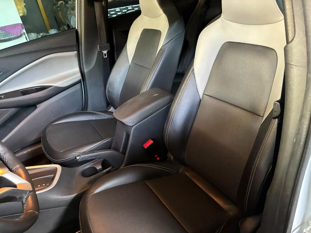 Chevrolet Onix Hatch