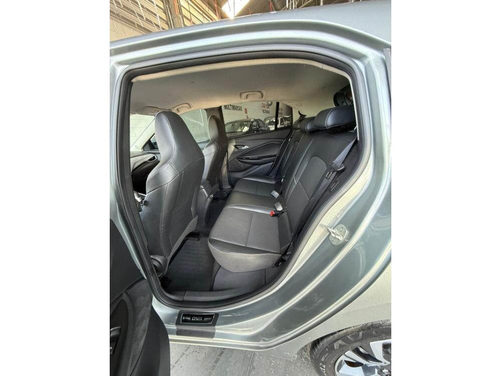 Chevrolet Onix Hatch