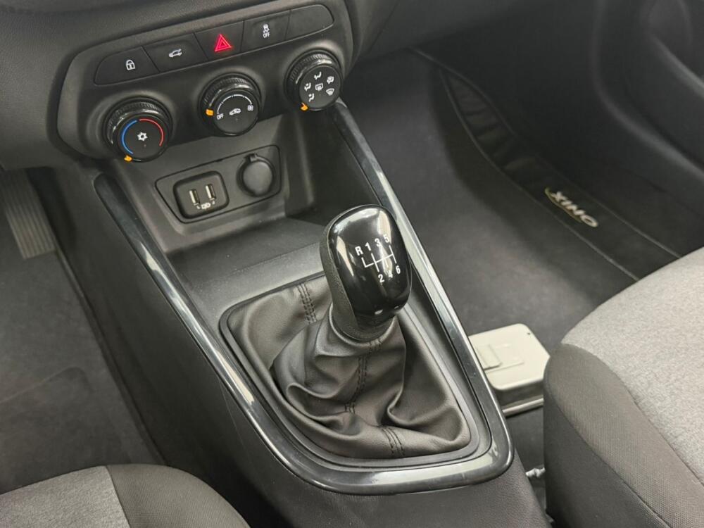 Chevrolet Onix Hatch