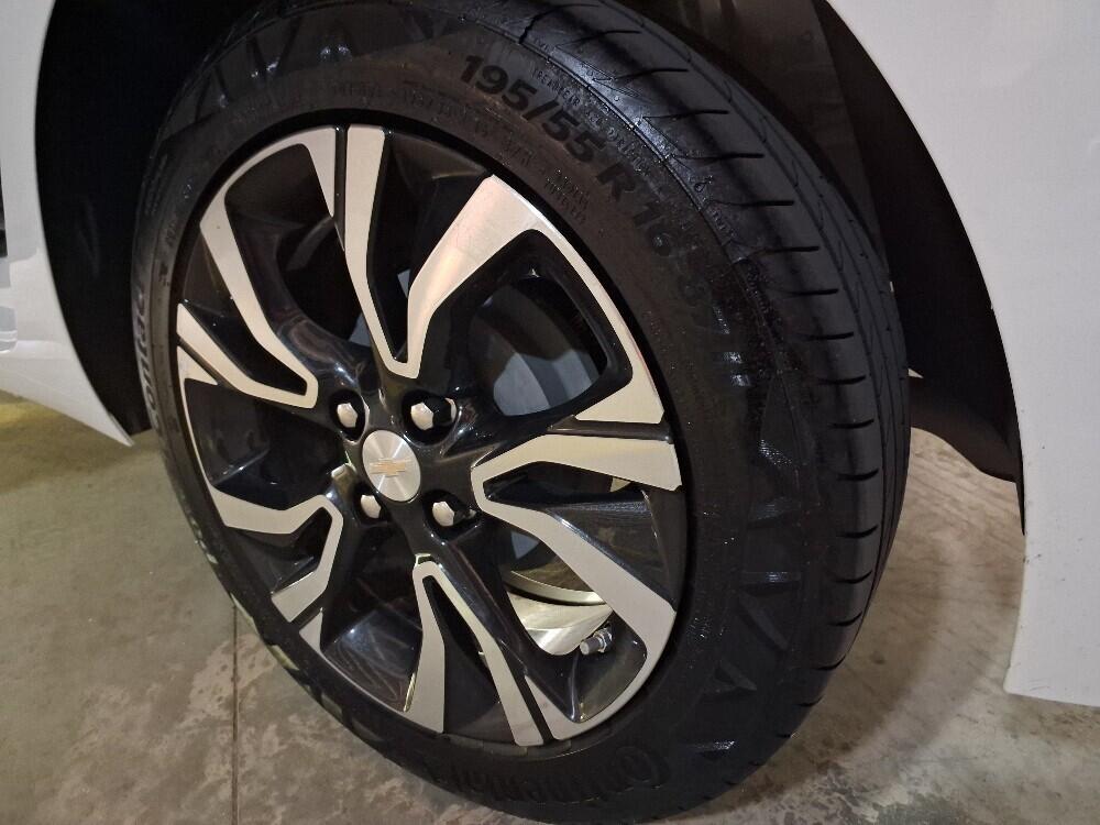 Chevrolet Onix Hatch