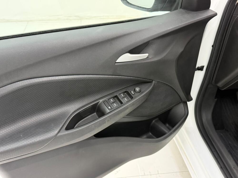 Chevrolet Onix Hatch