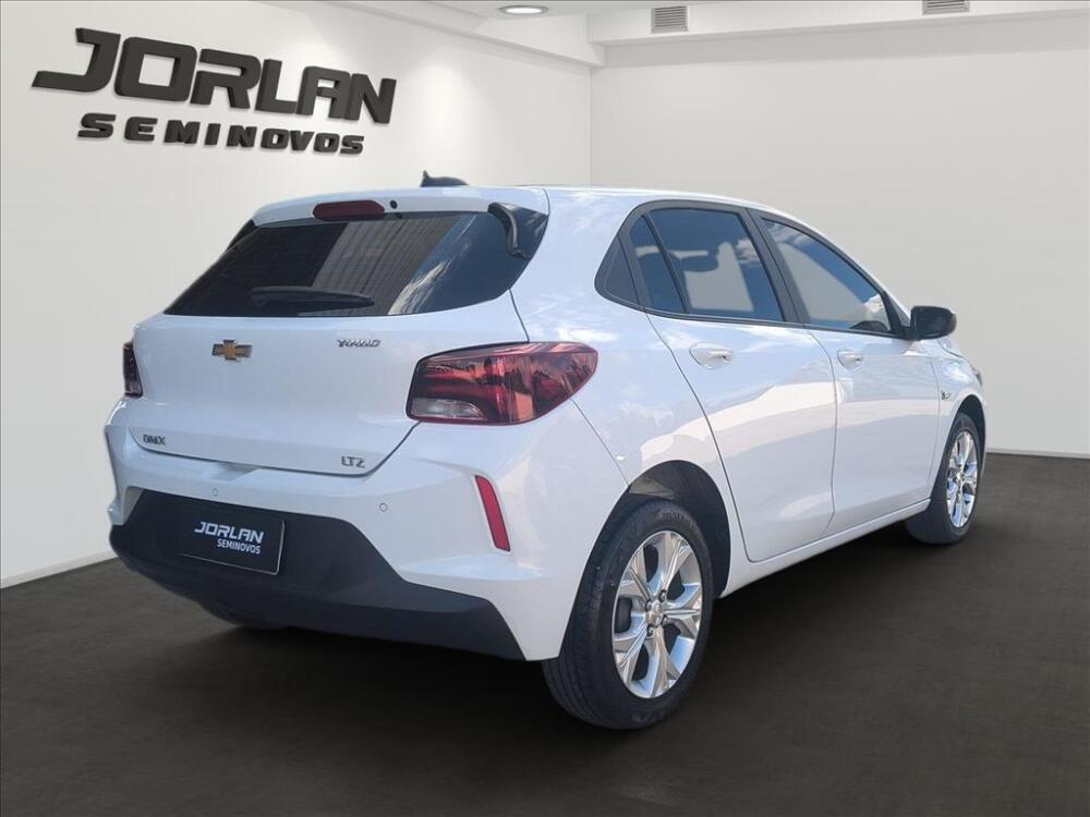 Chevrolet Onix Hatch