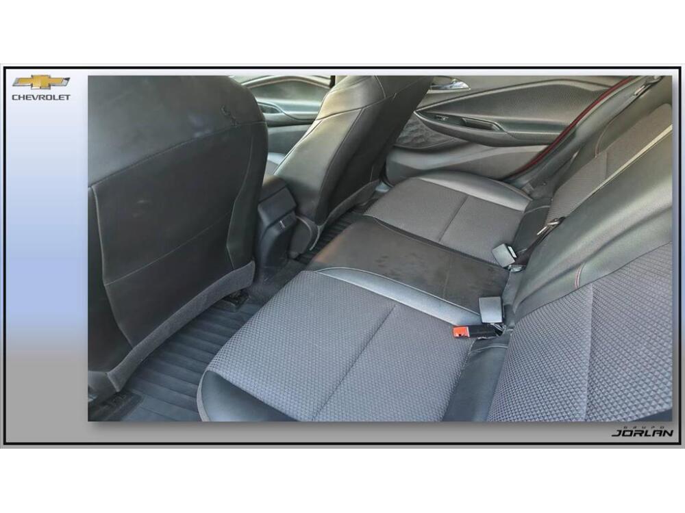 Chevrolet Onix Hatch