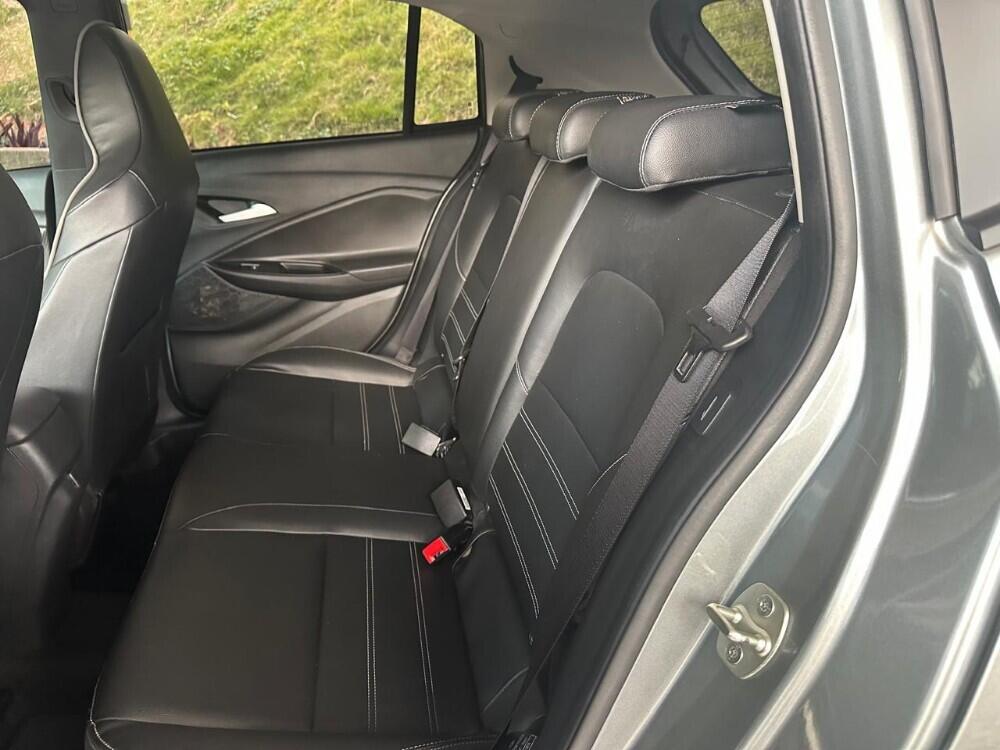 Chevrolet Onix Hatch