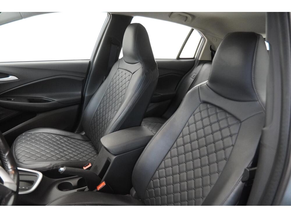 Chevrolet Onix Hatch