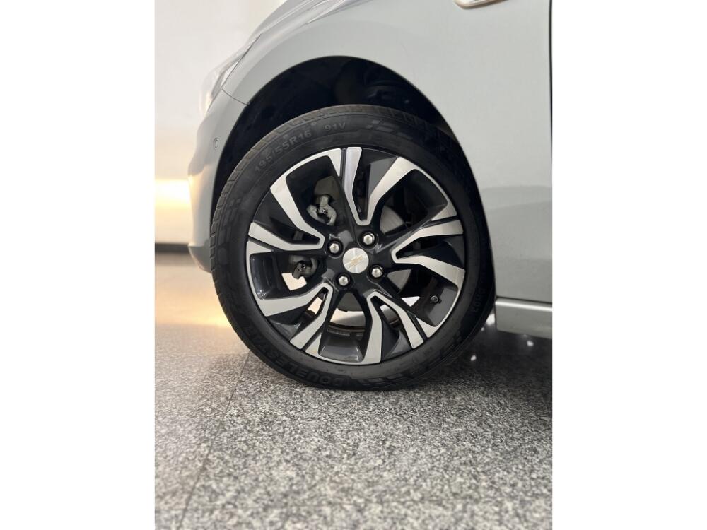 Chevrolet Onix Hatch