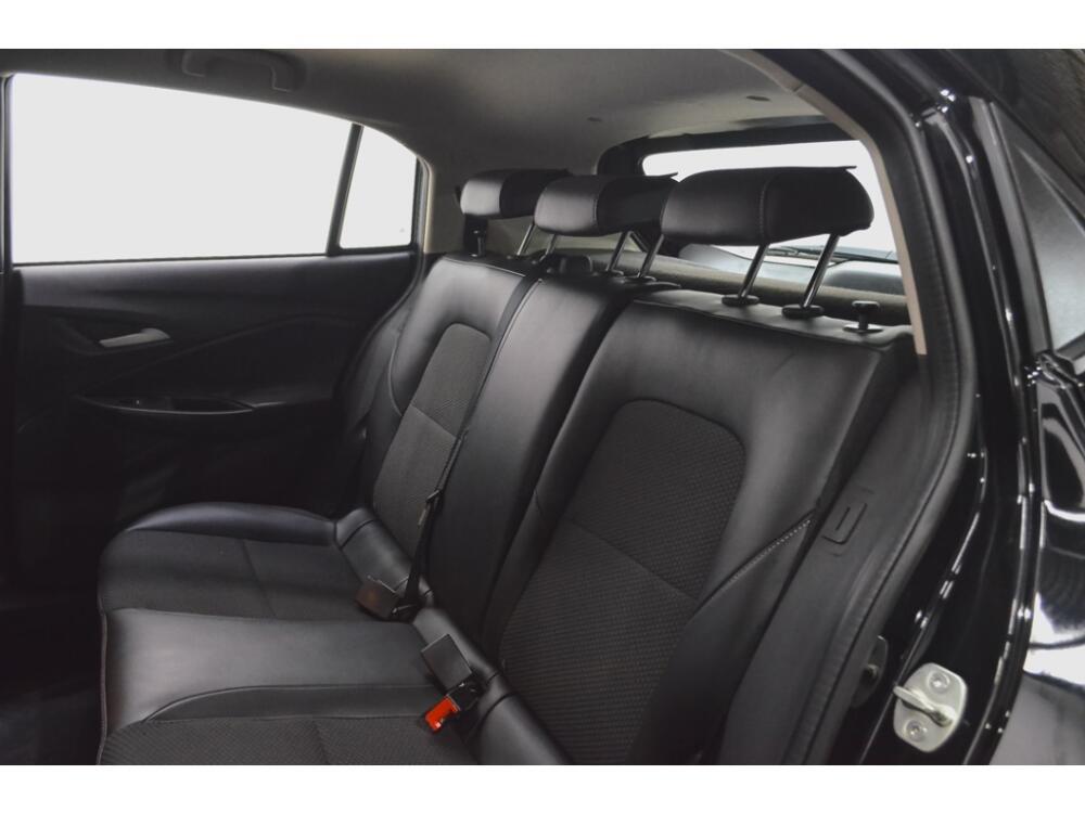 Chevrolet Onix Hatch