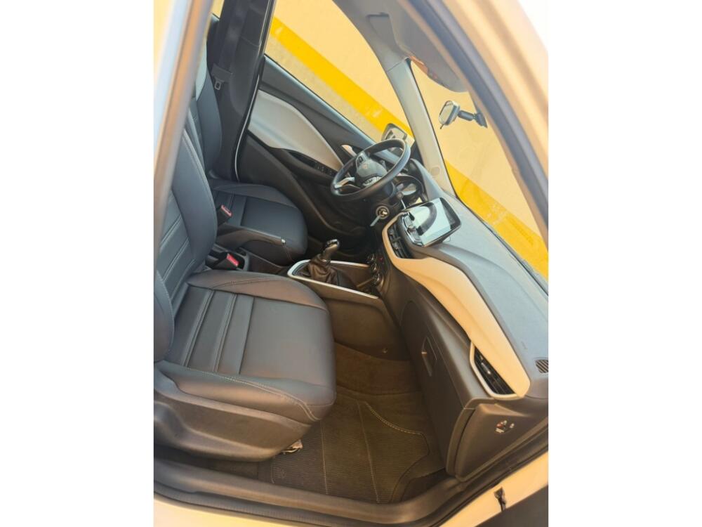 Chevrolet Onix Hatch