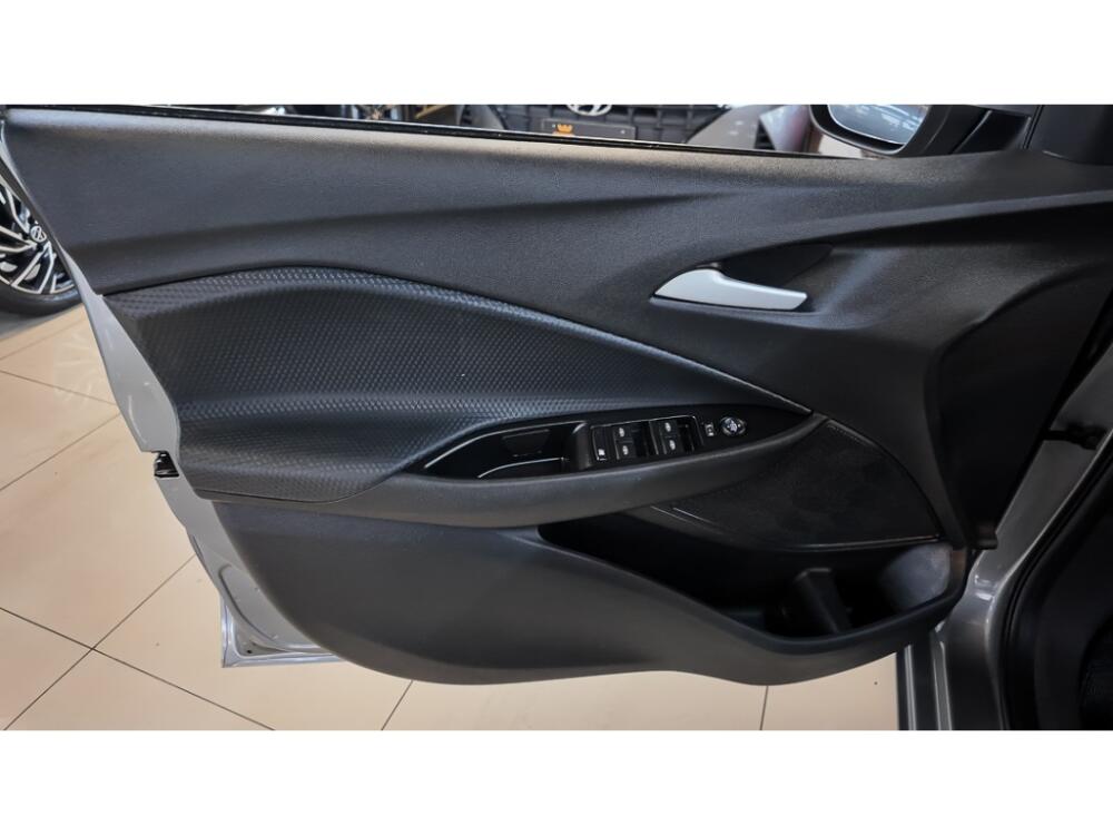 Chevrolet Onix Hatch