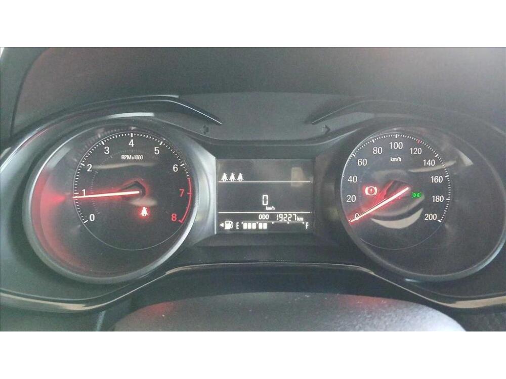 Chevrolet Onix Hatch
