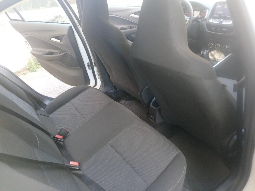 Chevrolet Onix Hatch