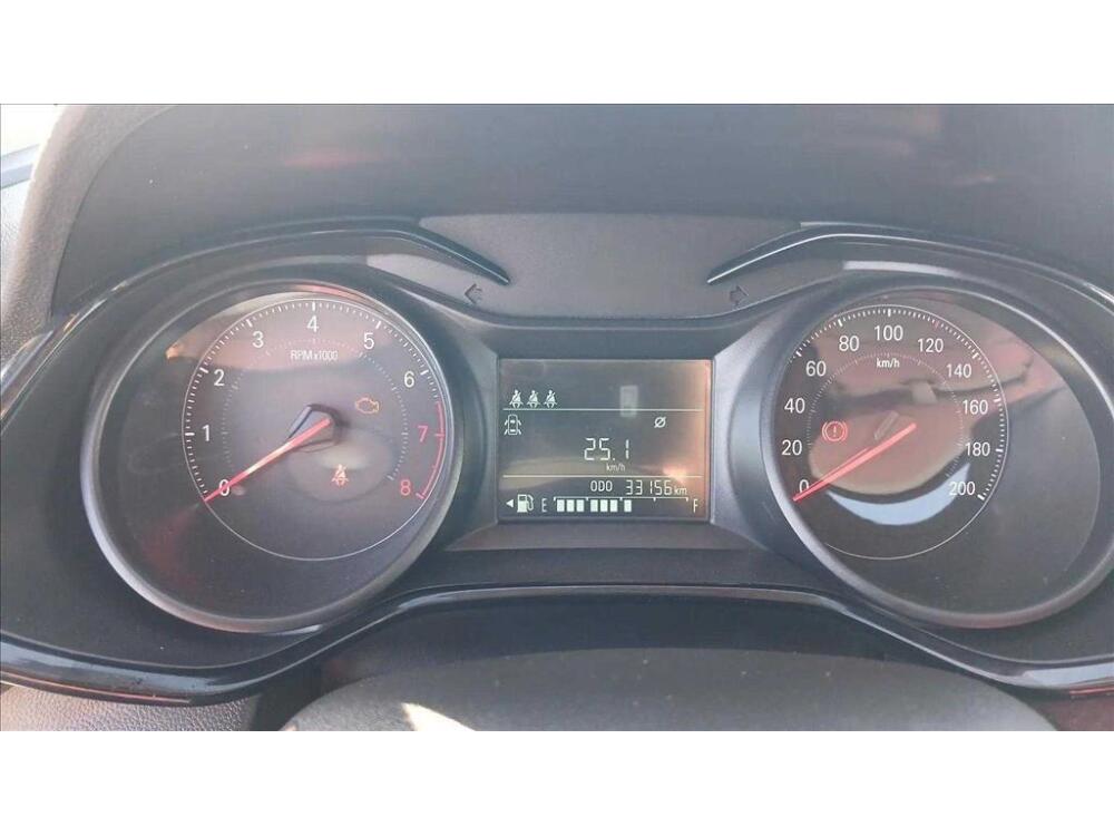 Chevrolet Onix Hatch