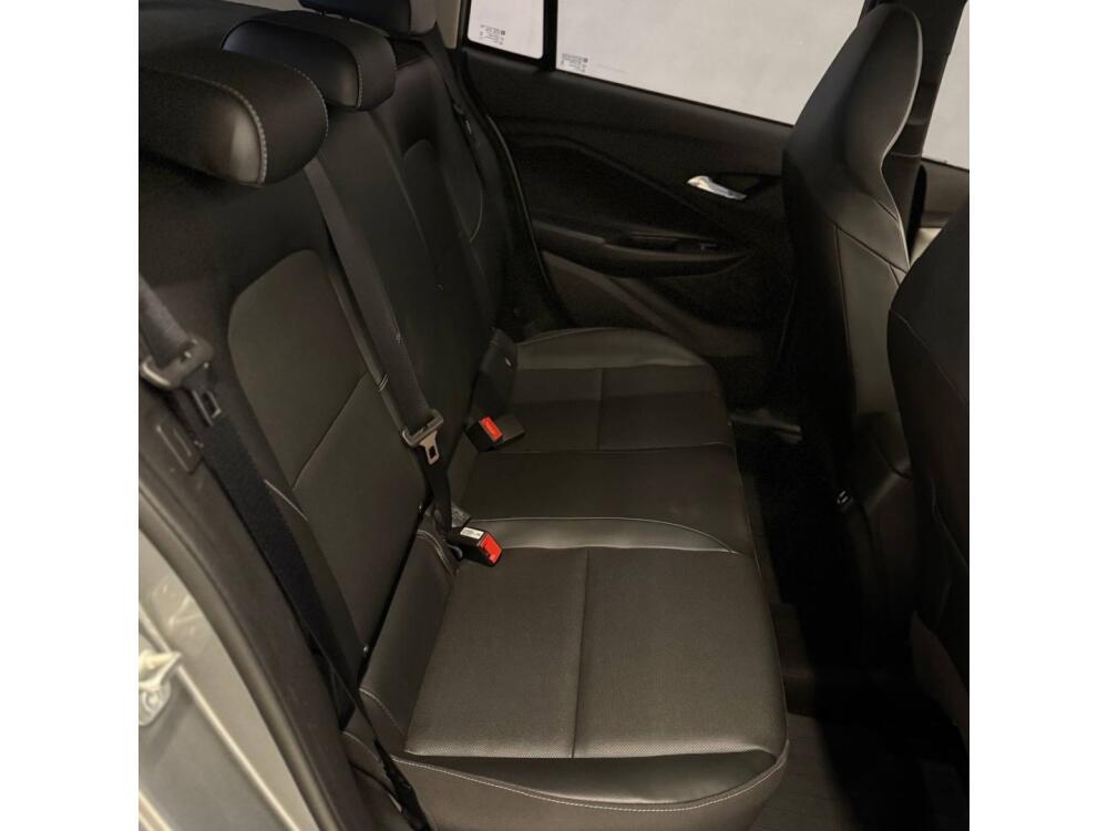 Chevrolet Onix Hatch