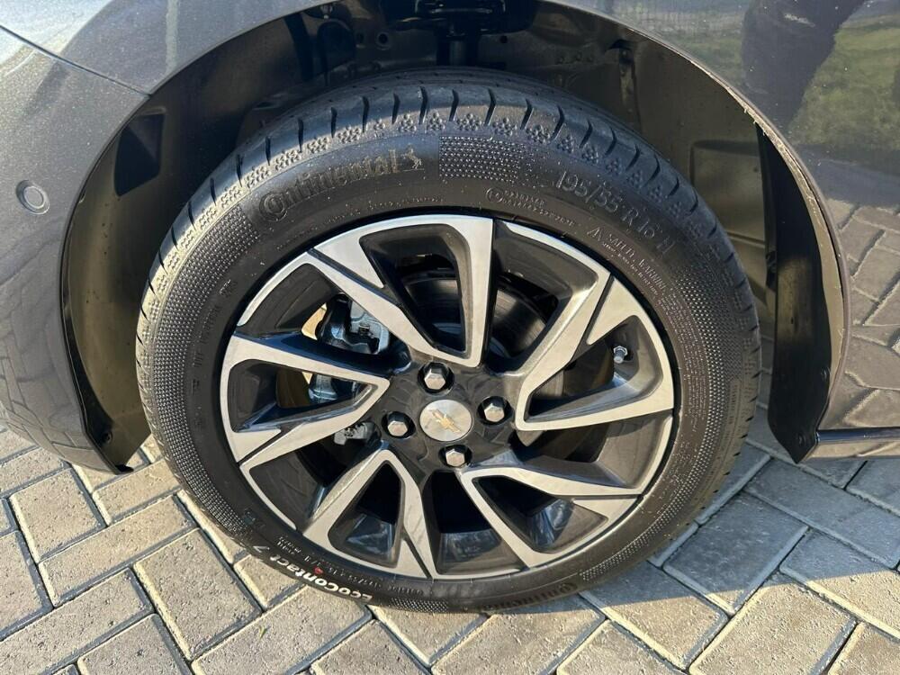 Chevrolet Onix Hatch