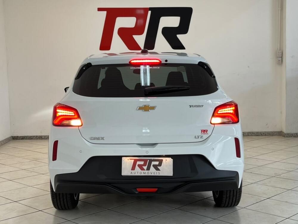 Chevrolet Onix Hatch