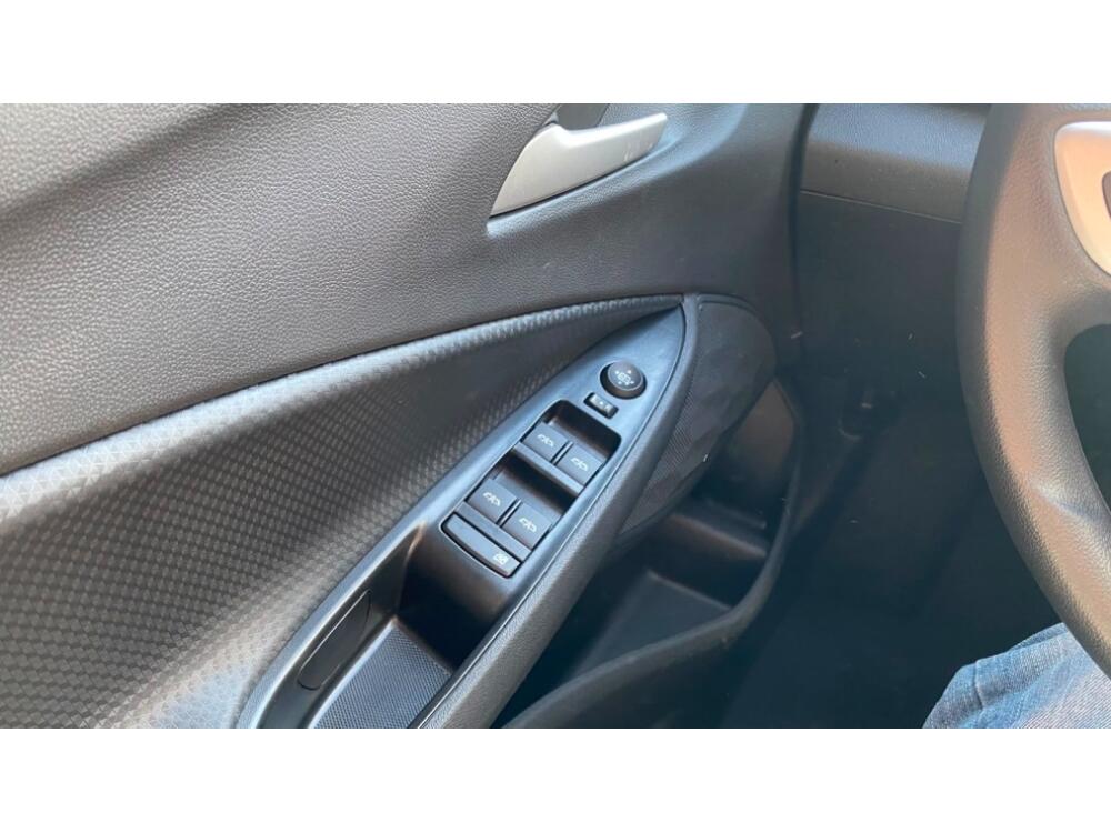 Chevrolet Onix Hatch