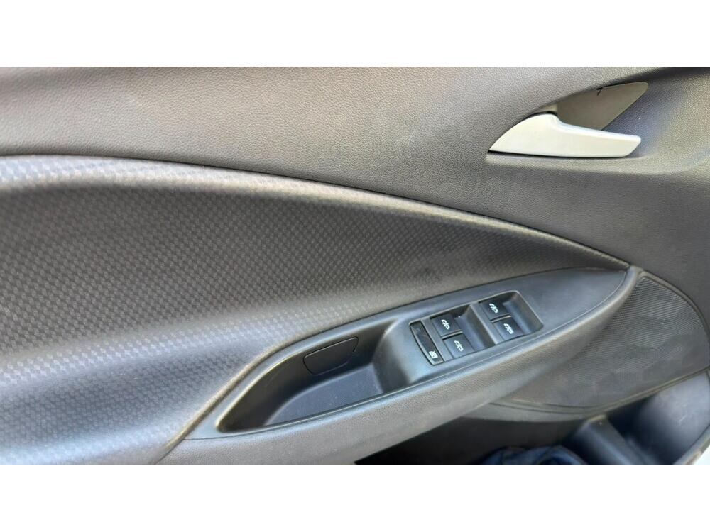 Chevrolet Onix Hatch