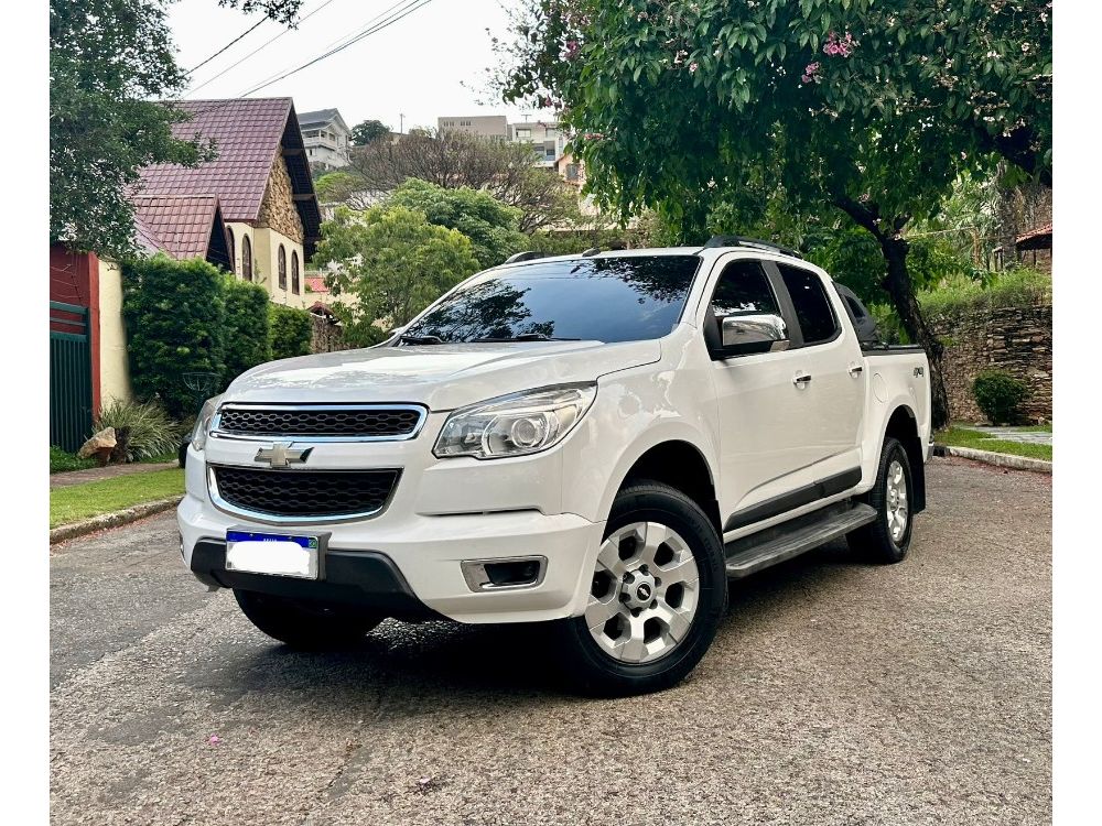 GM - Chevrolet S10 LTZ 2.4 C.D. Marrom 2014 - Campo Grande