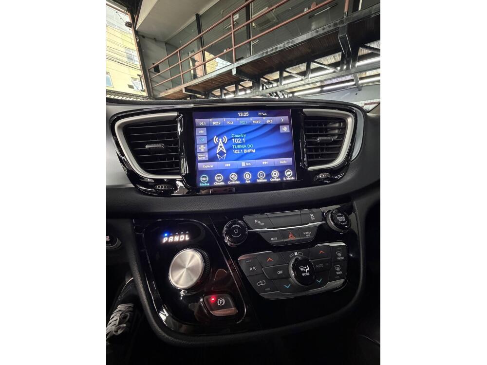 Chrysler Pacifica