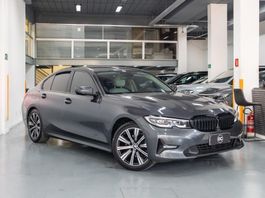 BMW 320i