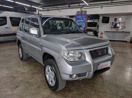Mitsubishi Pajero TR4