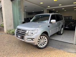 Mitsubishi Pajero Full