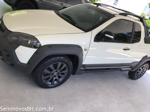 Fiat Strada Cab. Est. Fiat Strada Cab. Est.