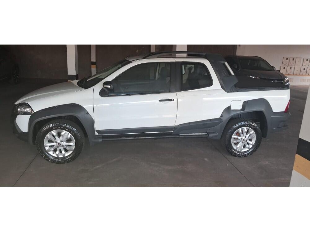 Fiat Strada CE ADVENTURE LOCKER 1.8 16V FLEX 2012